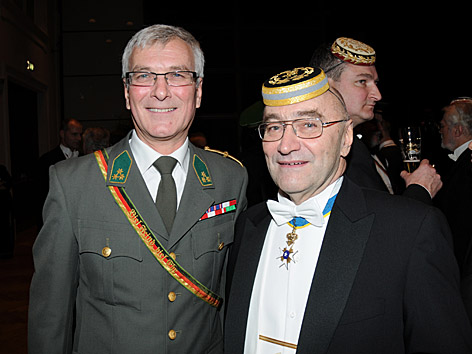FPÖ-Abgeordneten Elmar Podgorschek mit Brigadier Wolfgang Jung  